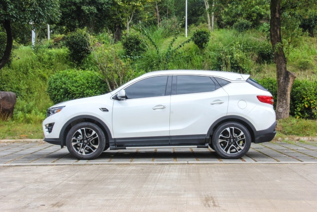 内外兼修，成就中意混血男神的独有魅力