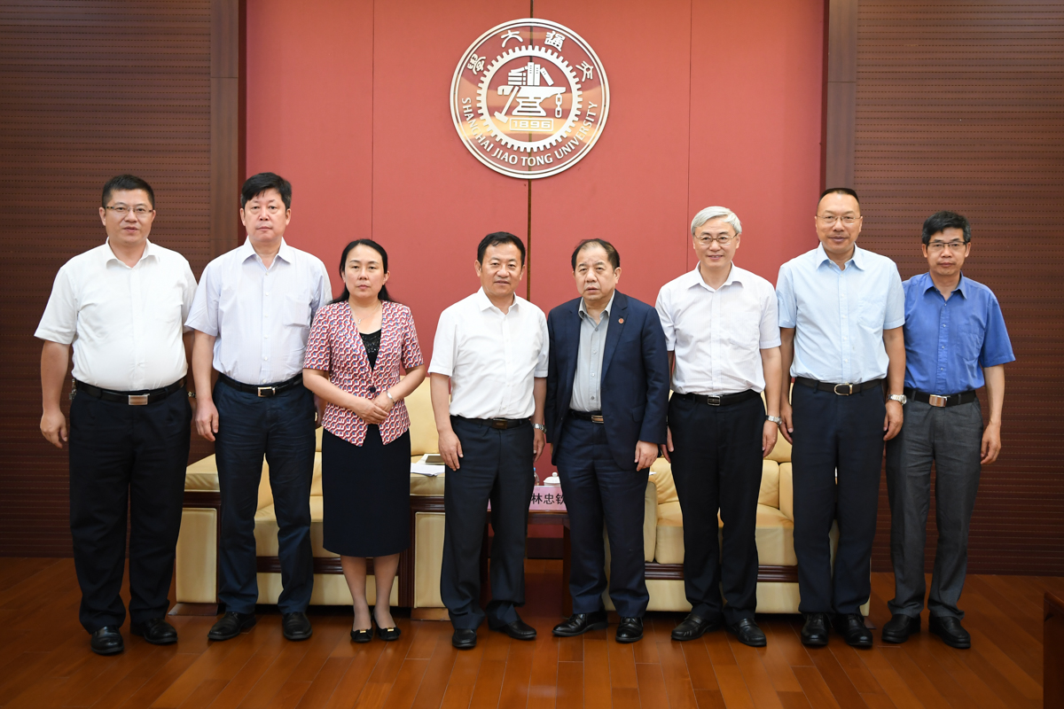 云南大理州委书记陈坚访问上海交大[图]