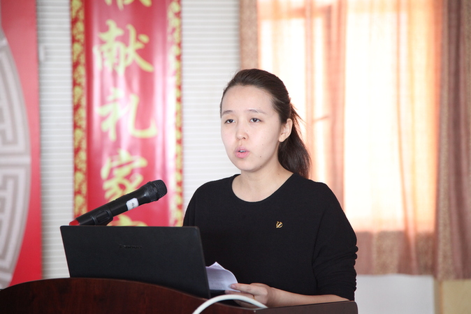 古丽娜孜61斯力克天山网讯 "亚克西姆塞莱!大家好!