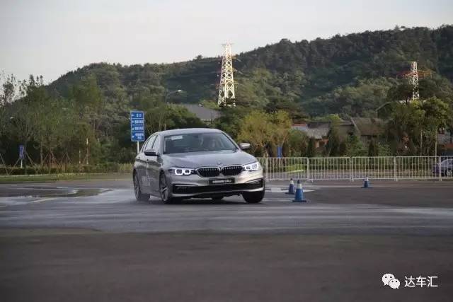 将优势再升级，全新宝马5系Li上市，44.99万元起