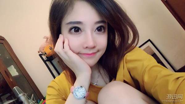 陌陌一姐阿冷未开播人气就碾压冯提莫 一夜狂揽190万