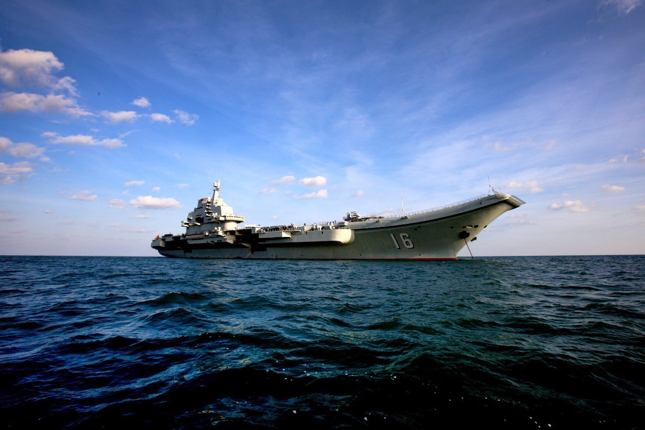 辽宁舰航母编队出海含多架歼15战机 执行啥任务