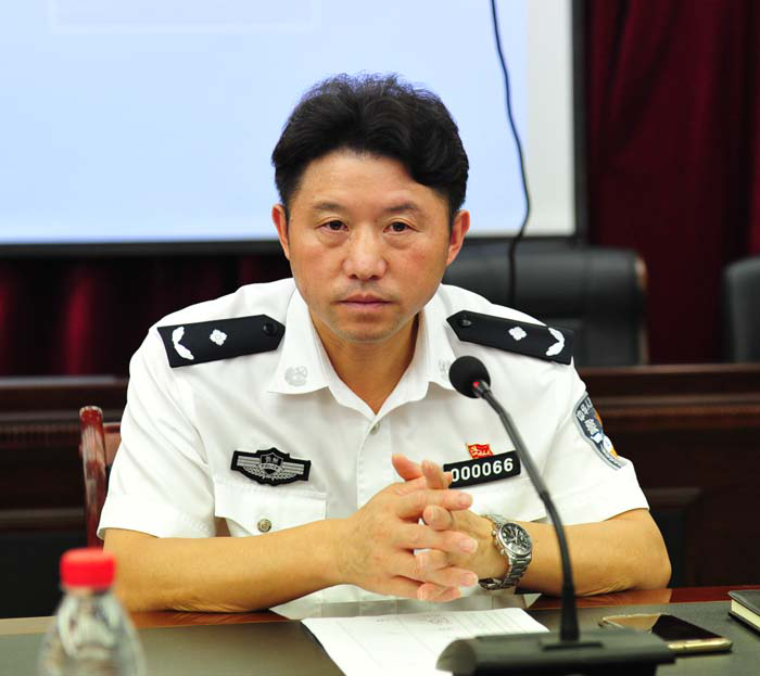 观看结束后,杨秀涧同志组织班子成员,各单位负责人召开了讨论会,要求