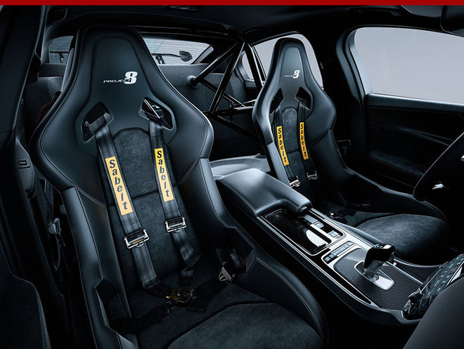 3.7秒破百/极速322 八缸捷豹XE什么样？