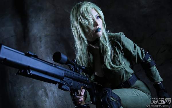 美女cos《合金装备》sniperwolf 火辣身材看了让人脸红