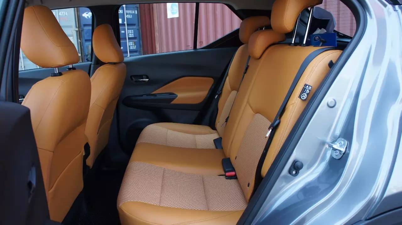 【新车首试】我说一台没天窗的小SUV很舒适你信吗？