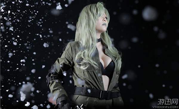 美女cos《合金装备》sniperwolf 火辣身材看了让人脸红