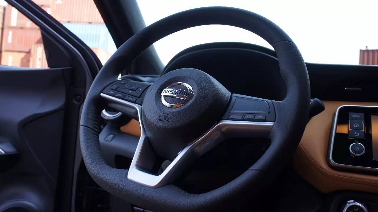 【新车首试】我说一台没天窗的小SUV很舒适你信吗？