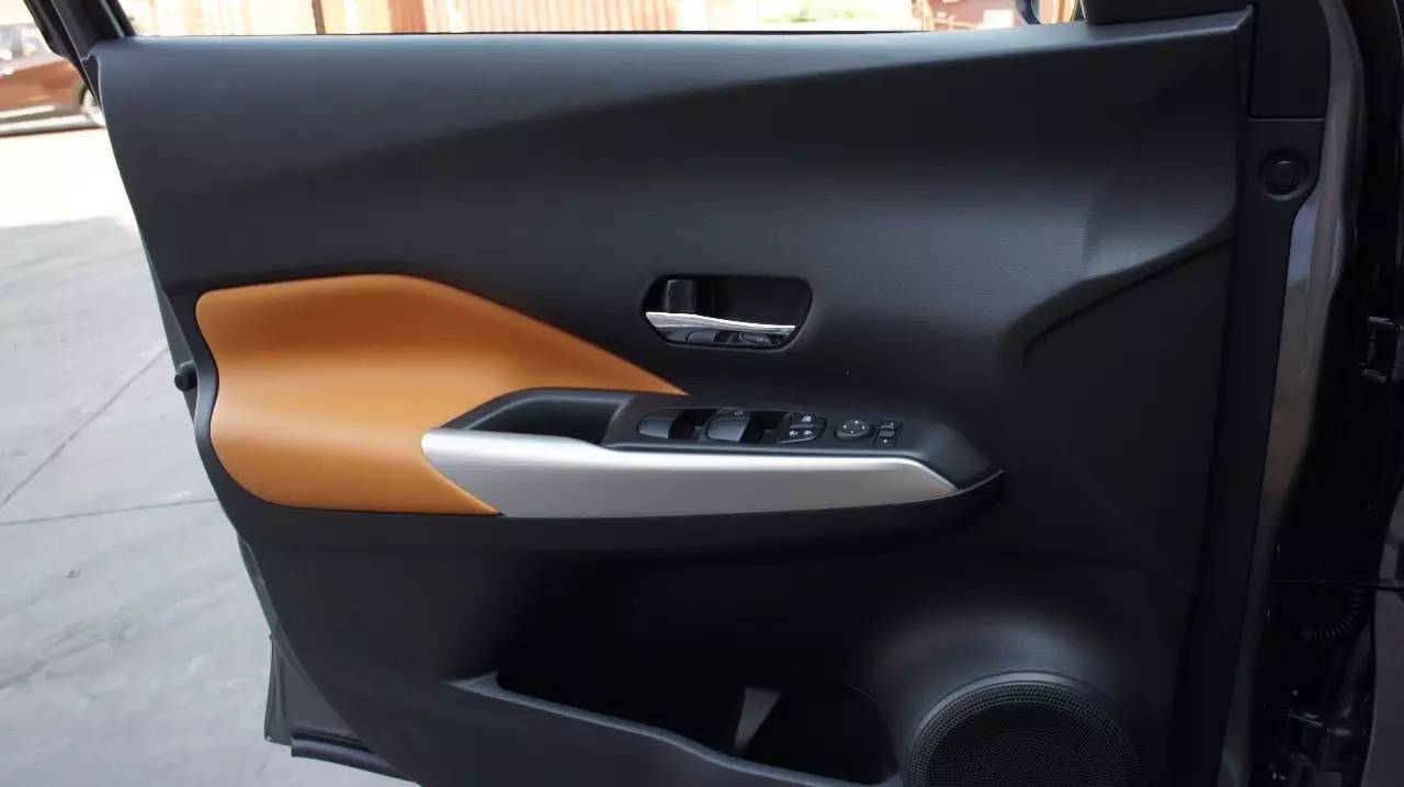 【新车首试】我说一台没天窗的小SUV很舒适你信吗？