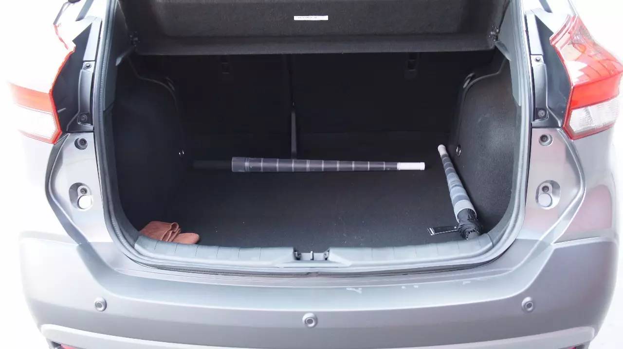 【新车首试】我说一台没天窗的小SUV很舒适你信吗？