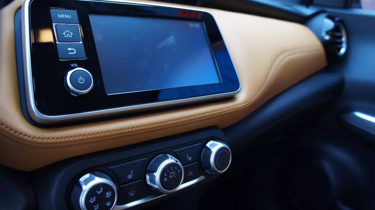 【新车首试】我说一台没天窗的小SUV很舒适你信吗？