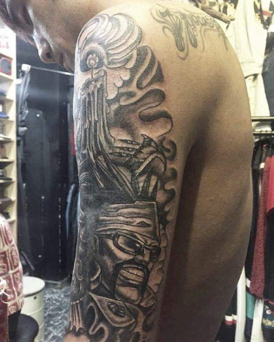 玩家不打麻药全背纹盲僧 玩家:一拳超人好逼真