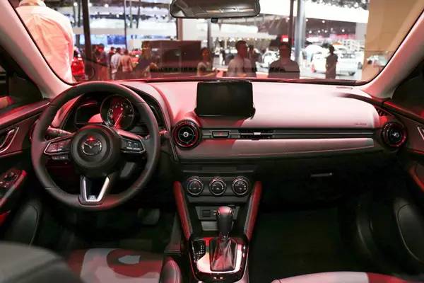 翼博、CX-3、劲客、C-HR，谁让你剁手？