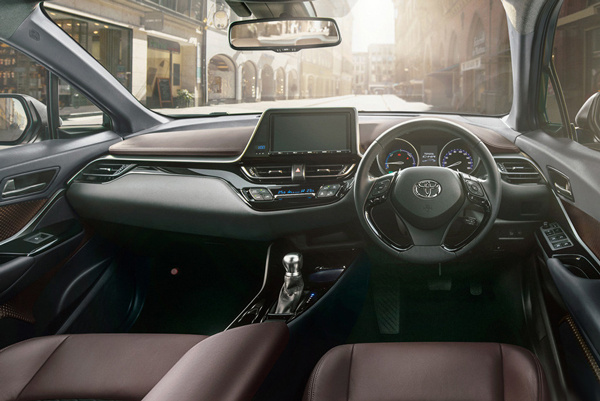 翼博、CX-3、劲客、C-HR，谁让你剁手？