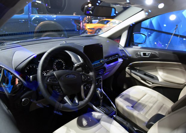 翼博、CX-3、劲客、C-HR，谁让你剁手？