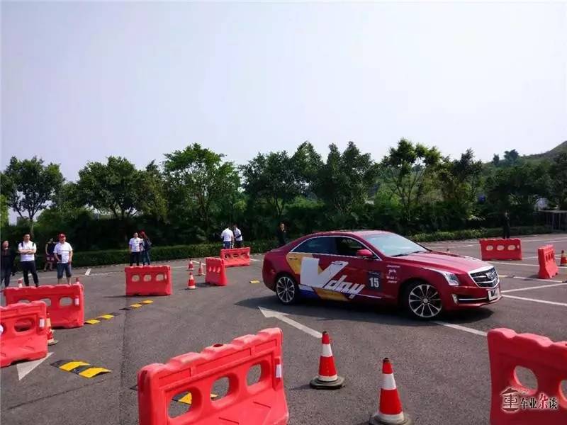 2017凯迪拉克 V-Academy性能日点“燃”了｜车业杂谈