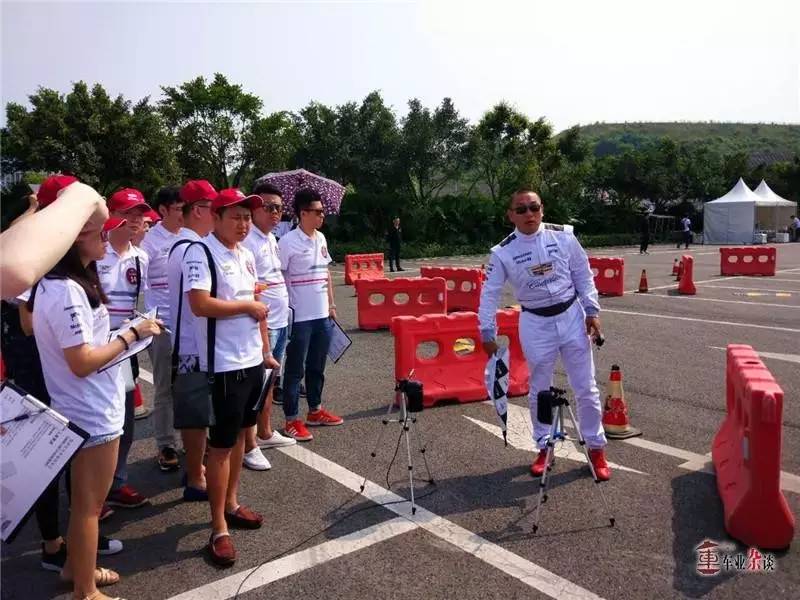 2017凯迪拉克 V-Academy性能日点“燃”了｜车业杂谈