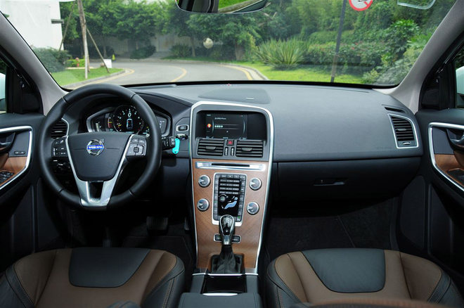 2017款沃尔沃XC60限时促销 直降7.20万