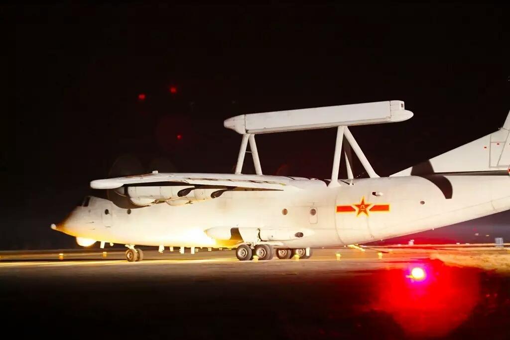 其五是航空方面,这方面也是最近十到二十年内的热点,空海军的歼击机和