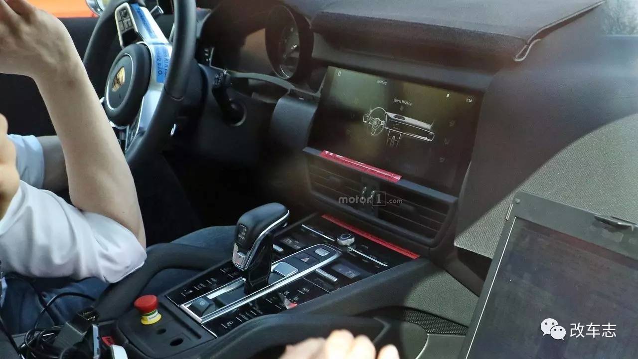 2018款保时捷卡宴路试曝光 将在9月亮相