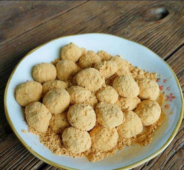 福建人气小吃:红糖糍粑,做起来竟然如此简单,随便搓一搓就好了