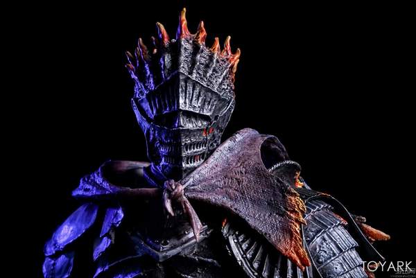 《黑魂3》薪王化身手办开箱实拍 做工精细近乎完美