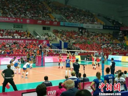 世界女排大奖赛 中国队VS意大利队钟升 摄