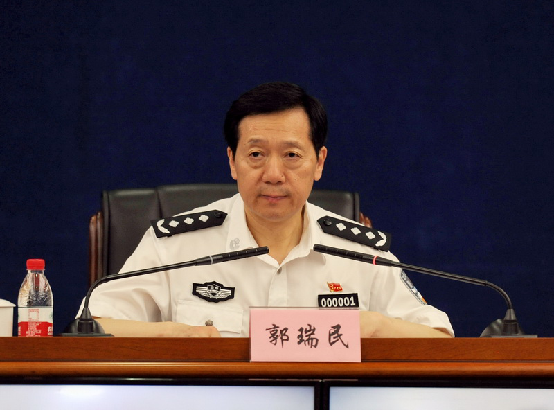 会议以视频形式开到县级公安机关,厅党委副书记,常务副厅长邹碧声主持