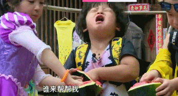 每日轻松一刻7月13日美女地铁秀恩爱，差点擦枪走火_新浪游戏_手机新浪网