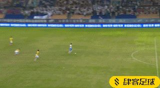 GIF-这球不进!杨立瑜单刀被顾超神勇封出|_新浪体育_新浪新闻