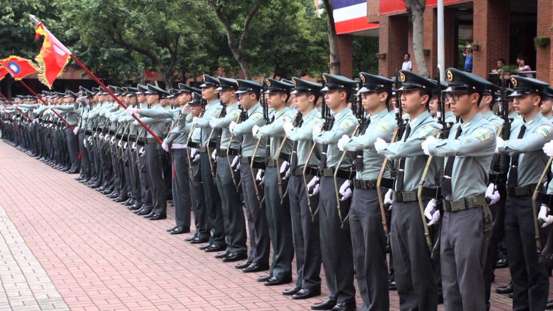 台"陆军官校"2017招生人数不足计划的一半