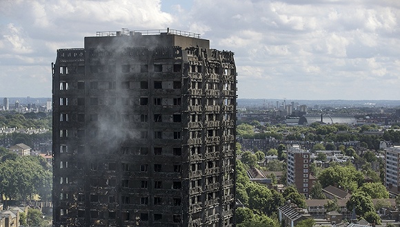 问题墙板燃烧放毒?伦敦公寓大火幸存者吸入氰