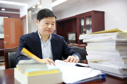 何建明将领首先是好兵