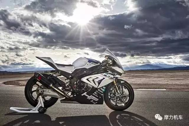 BMW终极量产车HP4全碳 详细试驾！