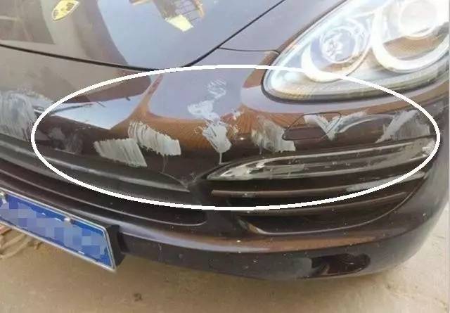 小孩背靠2900万帕加尼合照，车主怒骂