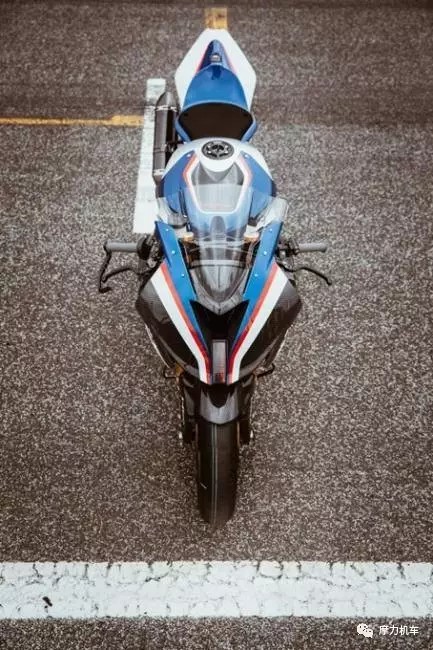 BMW终极量产车HP4全碳 详细试驾！