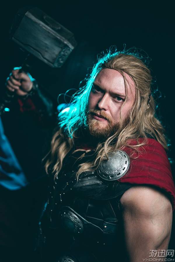 雷神情侣神还原cos 现实中还是恋人,狗粮撒太过了!