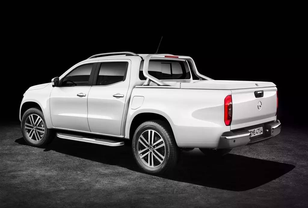 开皮卡的大叔需要奔驰标来撑场面吗？