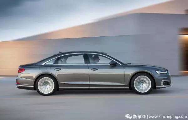 奥迪A8扎推新技术碾压奔宝，双B说，我和你比外形！