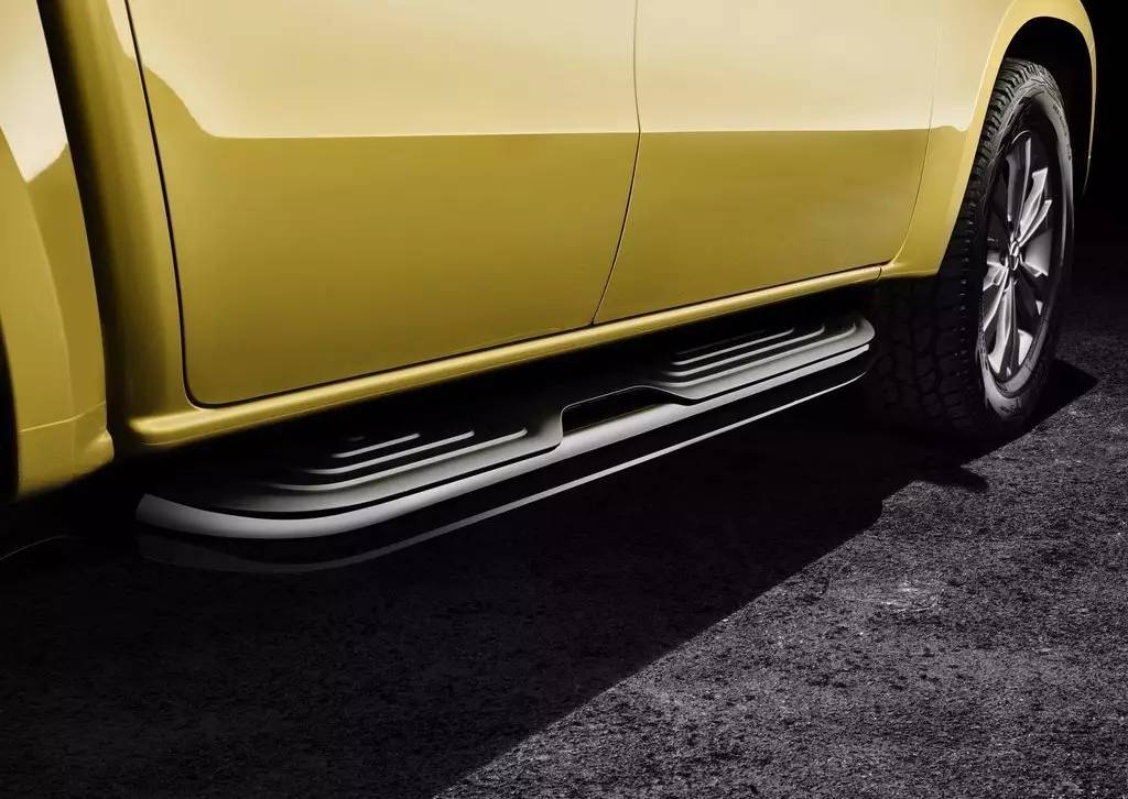 开皮卡的大叔需要奔驰标来撑场面吗？