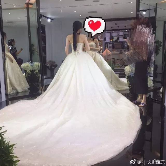 怀孕7个月仍有马甲线这张少女脸完爆