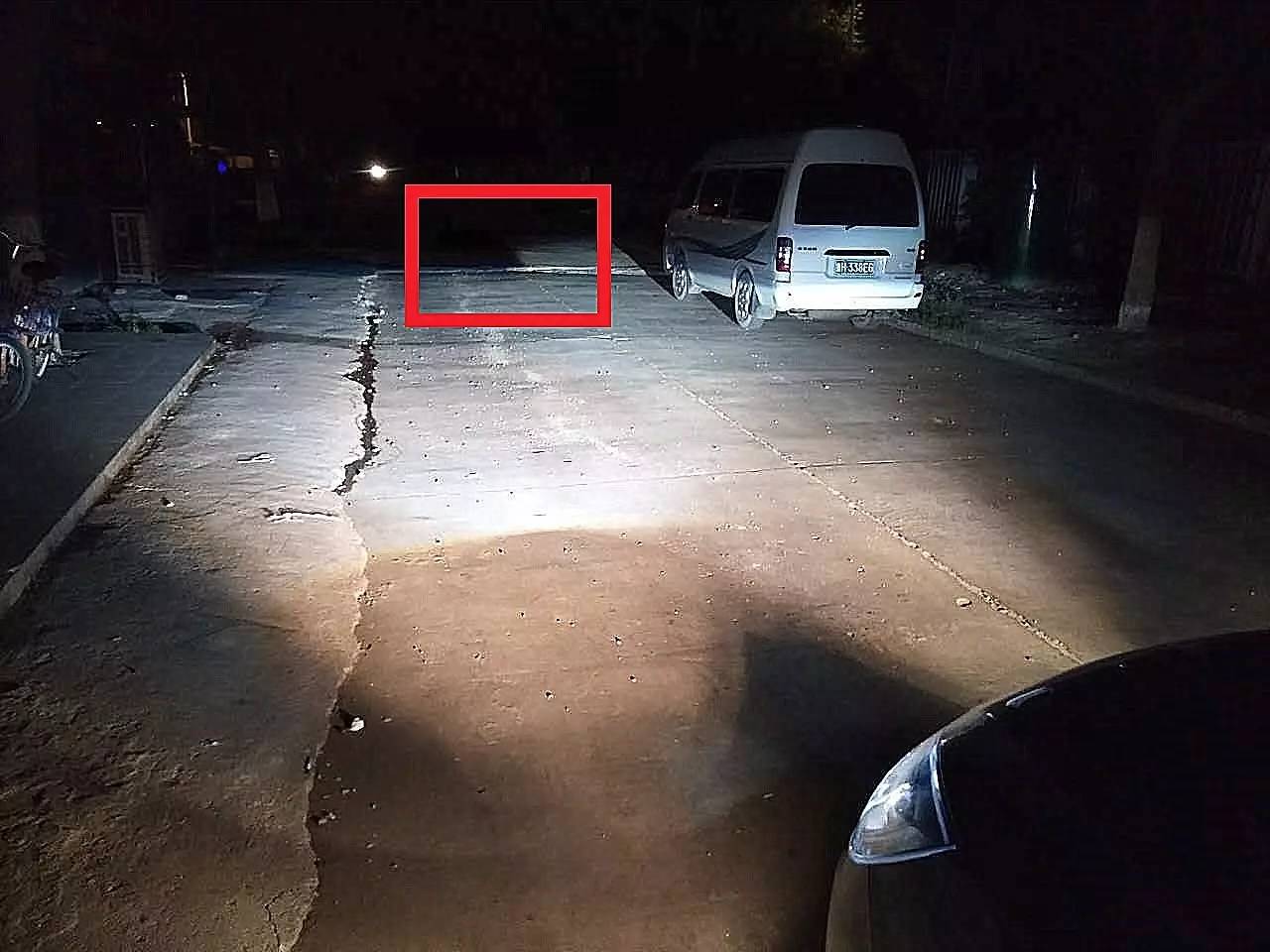 大灯两边光线不一样高是坏了吗？嫌不亮怎么办？