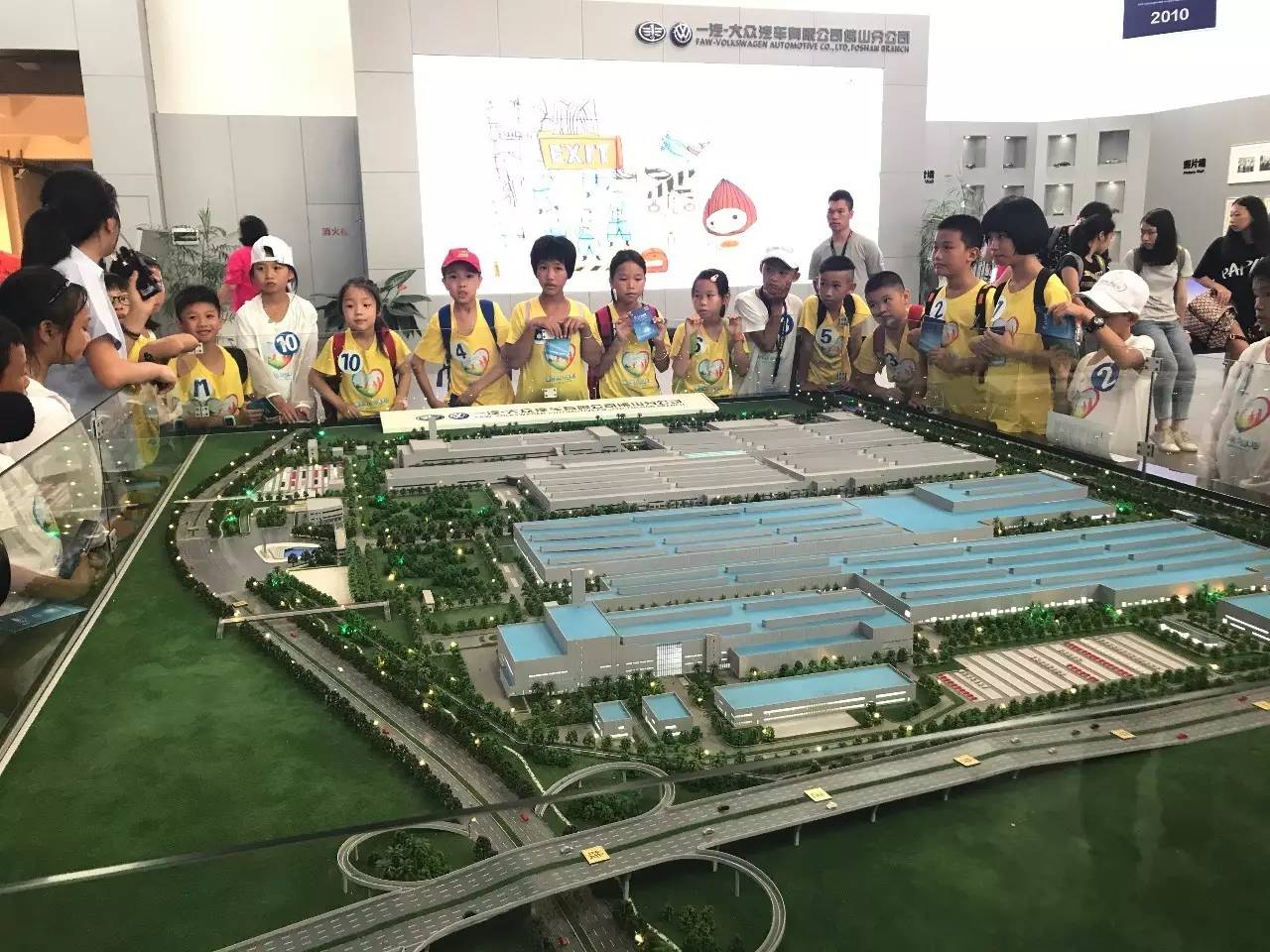 关注留守儿童，一汽-大众“天地童行”爱心接力