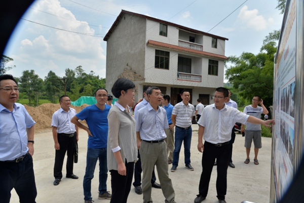 校党委书记王建国带队赴广安调研