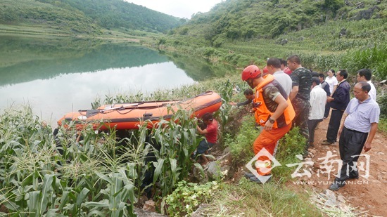 两名女孩池塘边洗澡溺水身亡 年幼者仅8岁