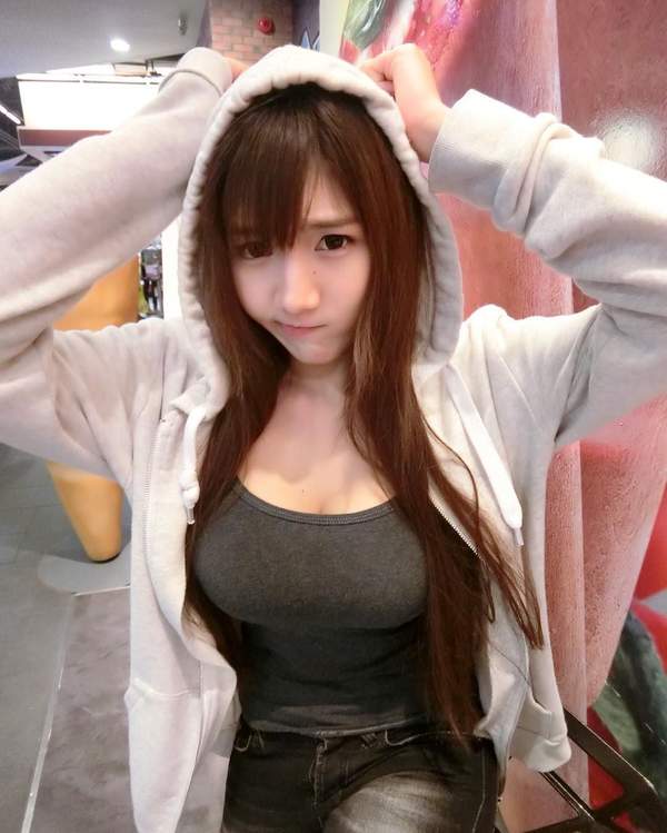 泰国十大网红个个身材喷血虎牙妹棒糖妹都排不进前三