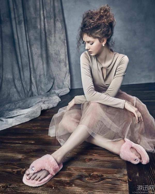 绝美"精灵姐姐"美照曝光 完美身材御姐范十足