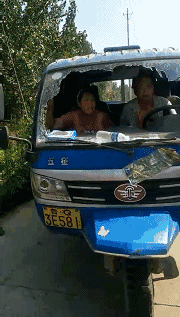 车好好停在那儿被砸了，怎么办？