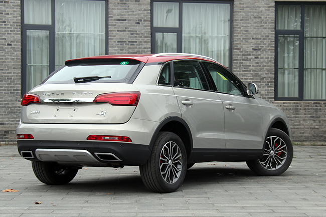 2017款众泰sr7静态实拍 进化之外亦可定制