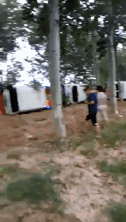 车好好停在那儿被砸了，怎么办？